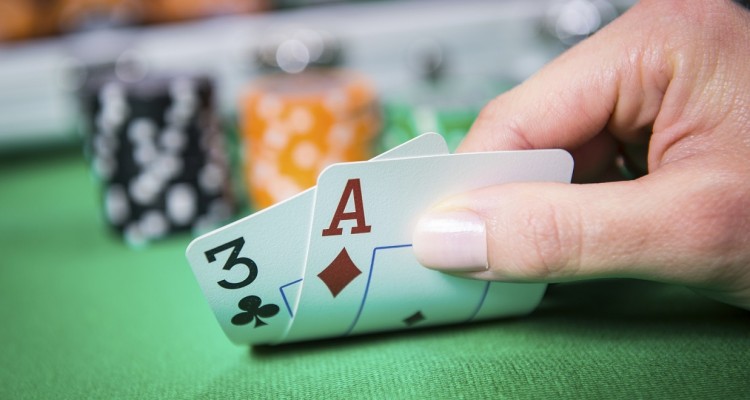 Poker Know-how: Texas Hold’em und Five Card Draw – die Unterschiede